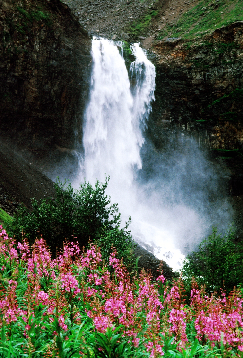 Водопад на горах Чанбайшань 