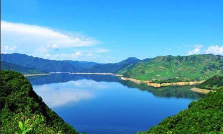 Пейзажная база отдыха у озера Юньфэнху (памятник категории 3А)