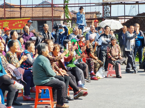 Руководство провинции Цзилинь при помощи мероприятия «Спектакли в массы» создает праздничную атмосферу для «двойного праздника»