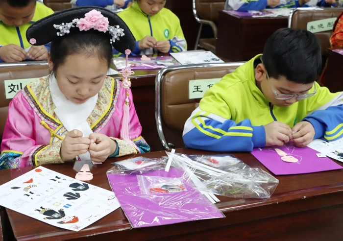 Музей провинции Цзилинь рассказывает о лучших традиционных культурах Китая в учебных заведениях
